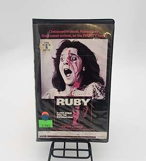 Ruby (VHS, 1977) Vintage 70s Cult Horror Supernatural Piper Laurie Clam Shell